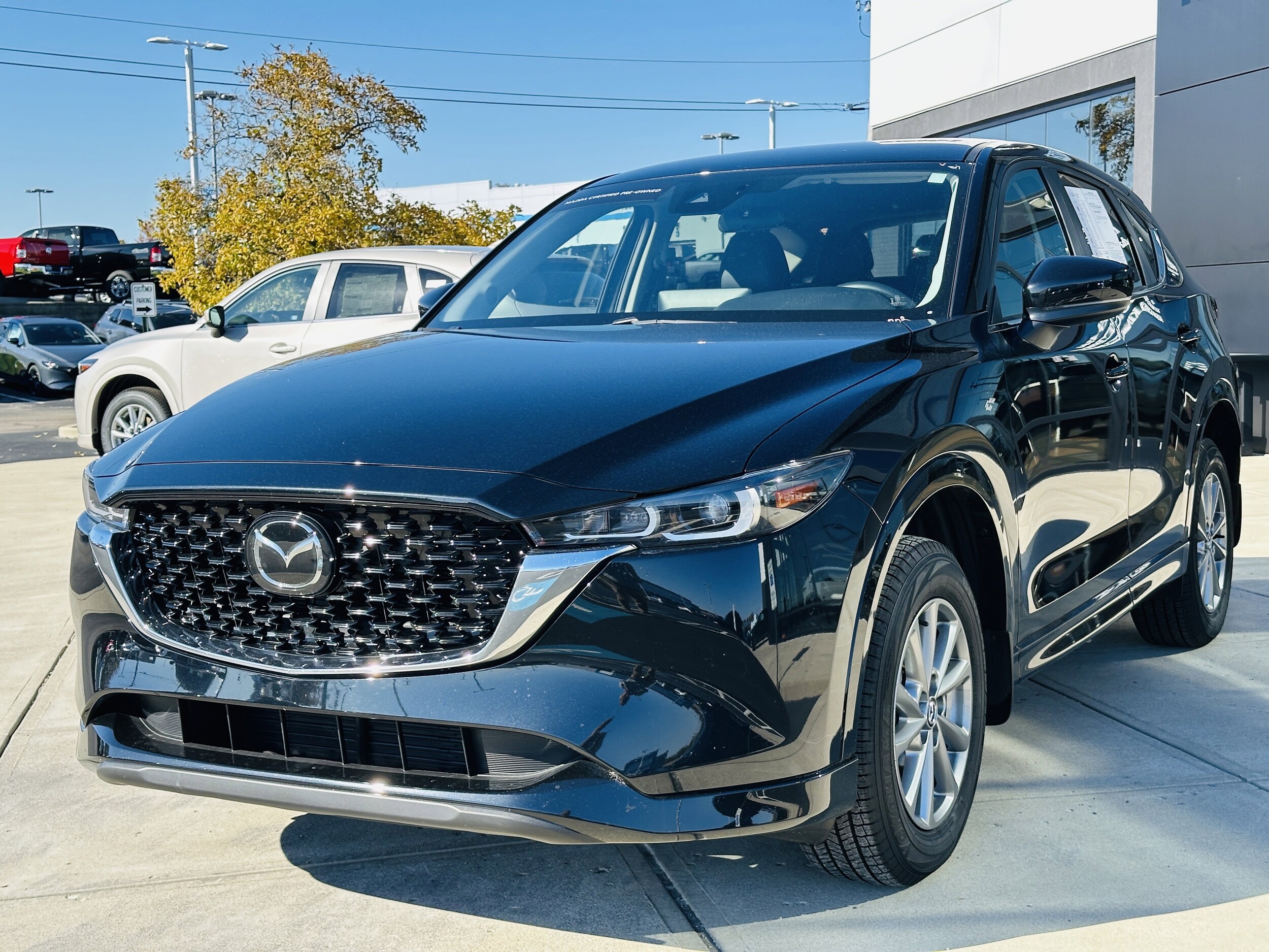 2025 Mazda CX-5 2.5 Select photo 3