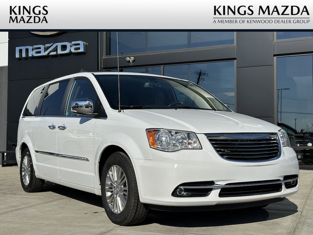 Used 2015 Chrysler Town & Country Touring-L Van