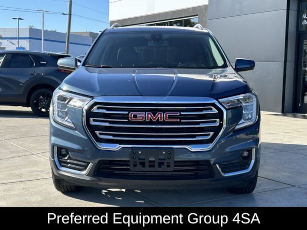 Used 2024 GMC Terrain SLT SUV