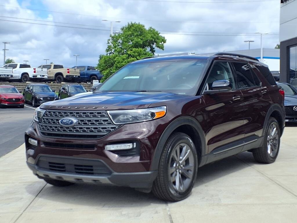 2023 Ford Explorer XLT photo 2
