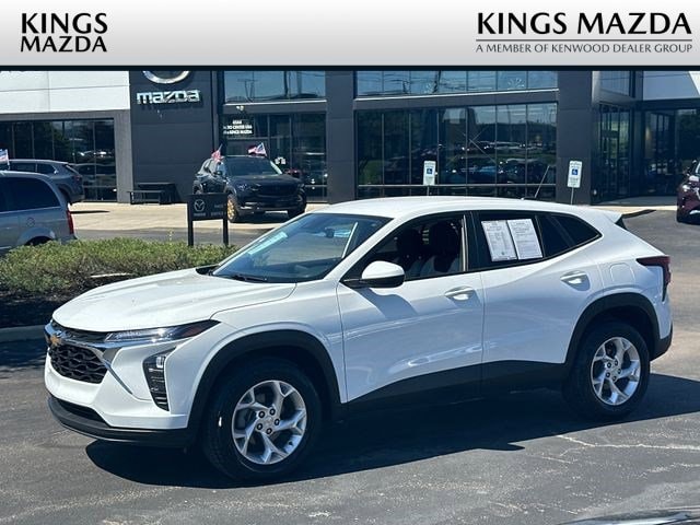 2024 Chevrolet Trax LS's photo