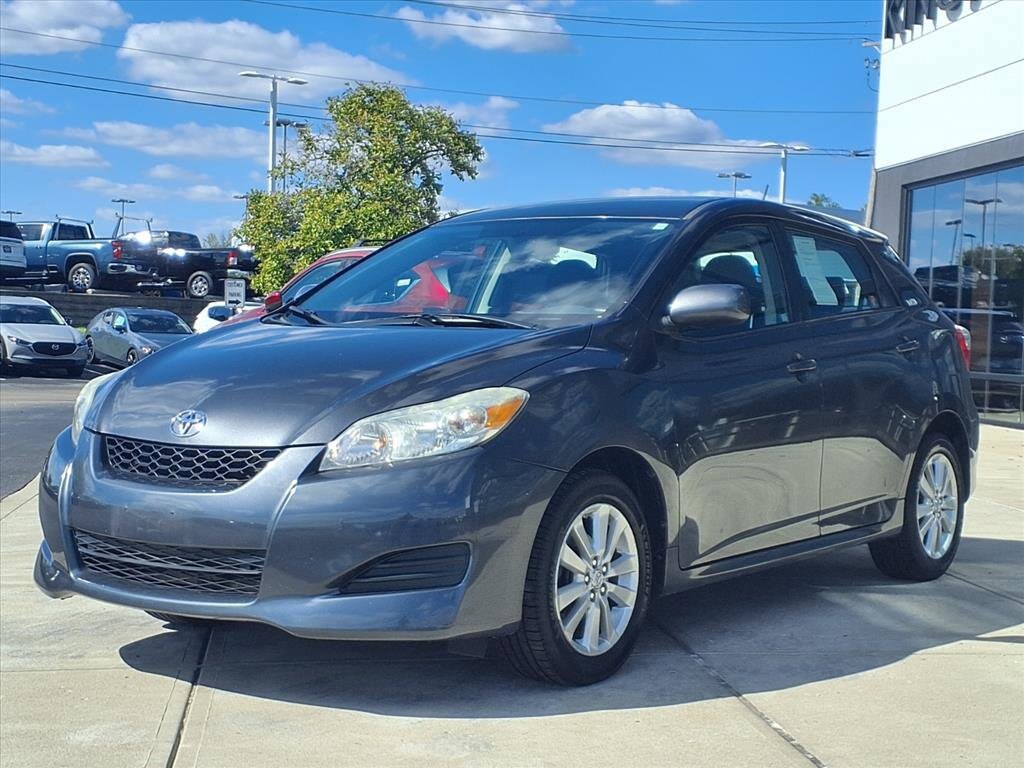2009 Toyota Corolla Matrix L 4WD photo 2