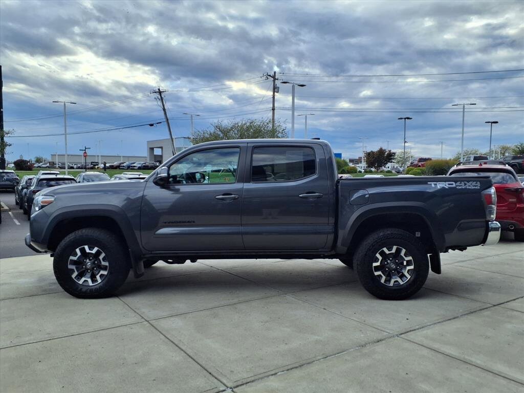 2022 Toyota Tacoma TRD Off-Road V6 4x4 photo 3