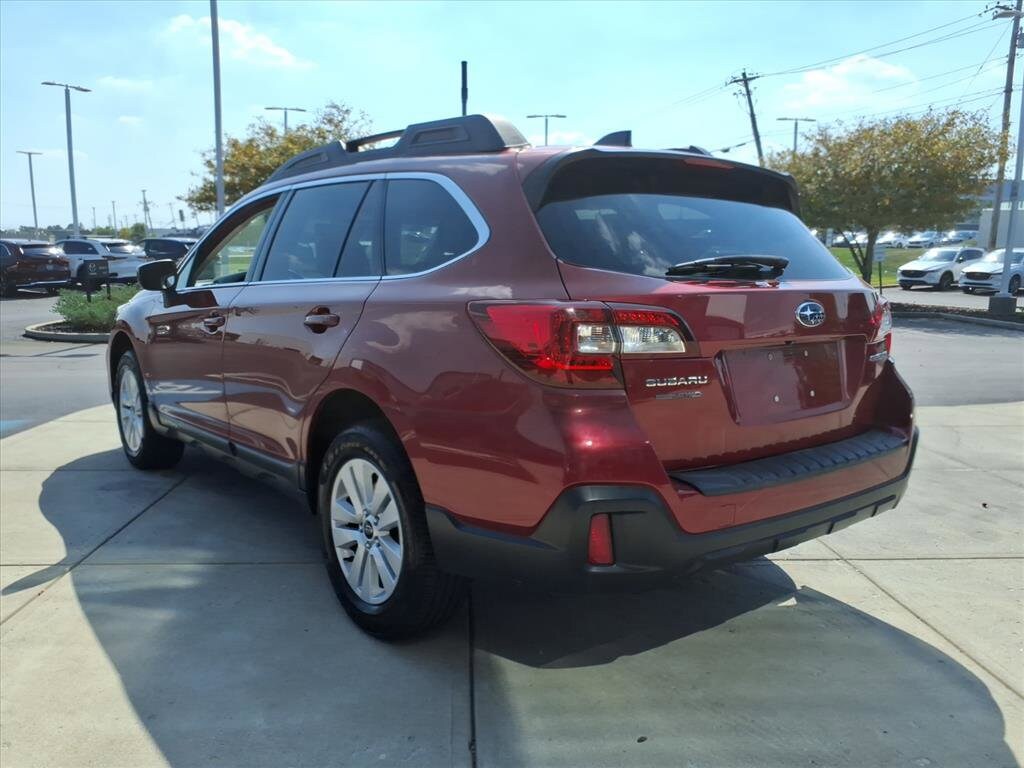 2018 Subaru Outback 2.5i Premium photo 4