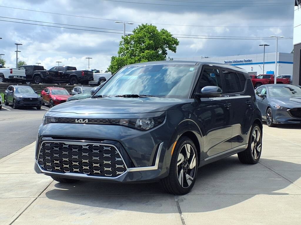 2023 Kia Soul GT-Line photo 2