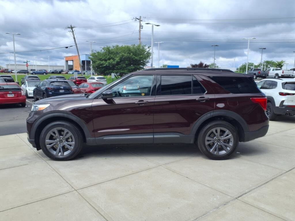 2023 Ford Explorer XLT photo 3
