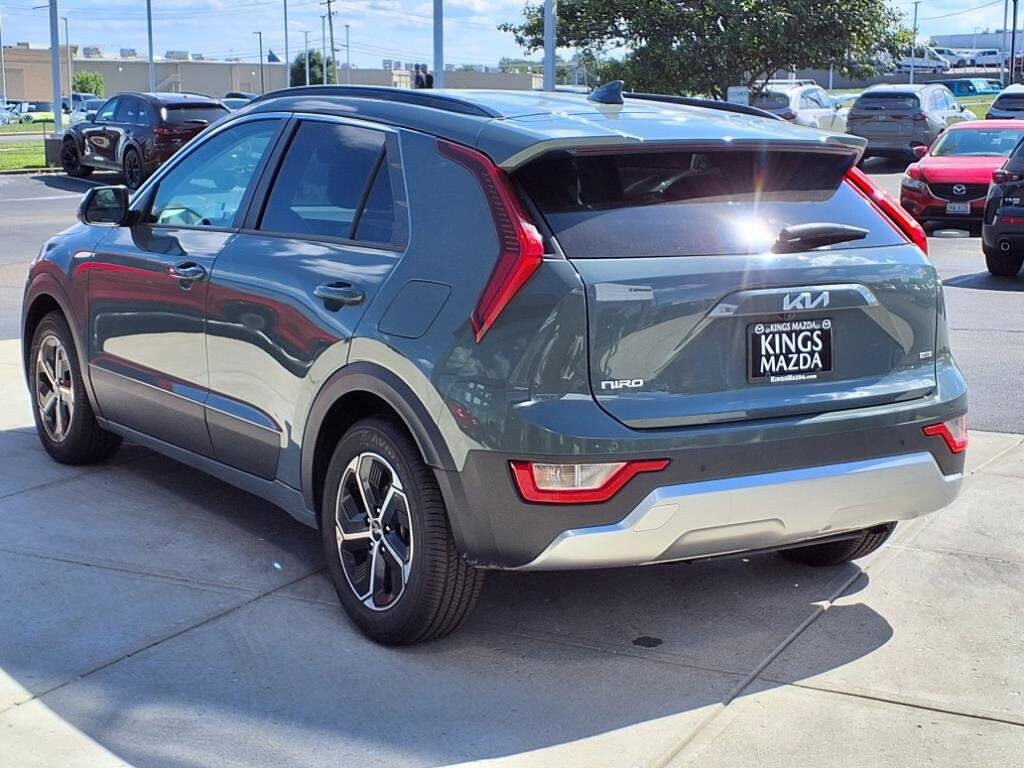 2023 Kia Niro EX photo 4