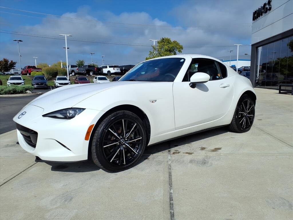 2024 Mazda MX-5 Miata Miata RF Grand Touring photo 2