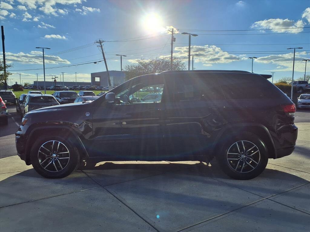 2018 Jeep Grand Cherokee Trailhawk photo 2