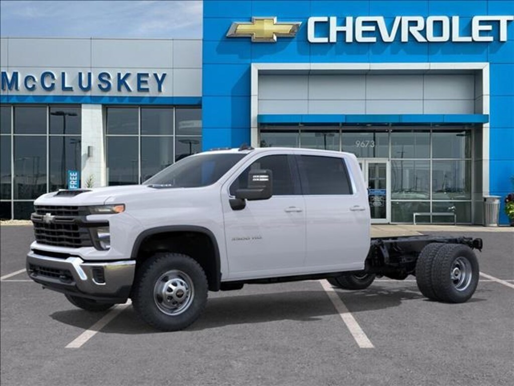 New 2025 Chevrolet Silverado 3500HD Chassis Work Truck Truck Crew Cab