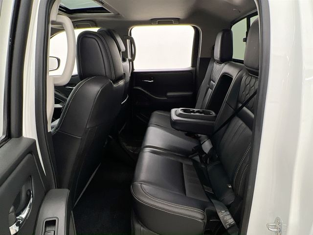 2024 Nissan Frontier SL - Photo 11