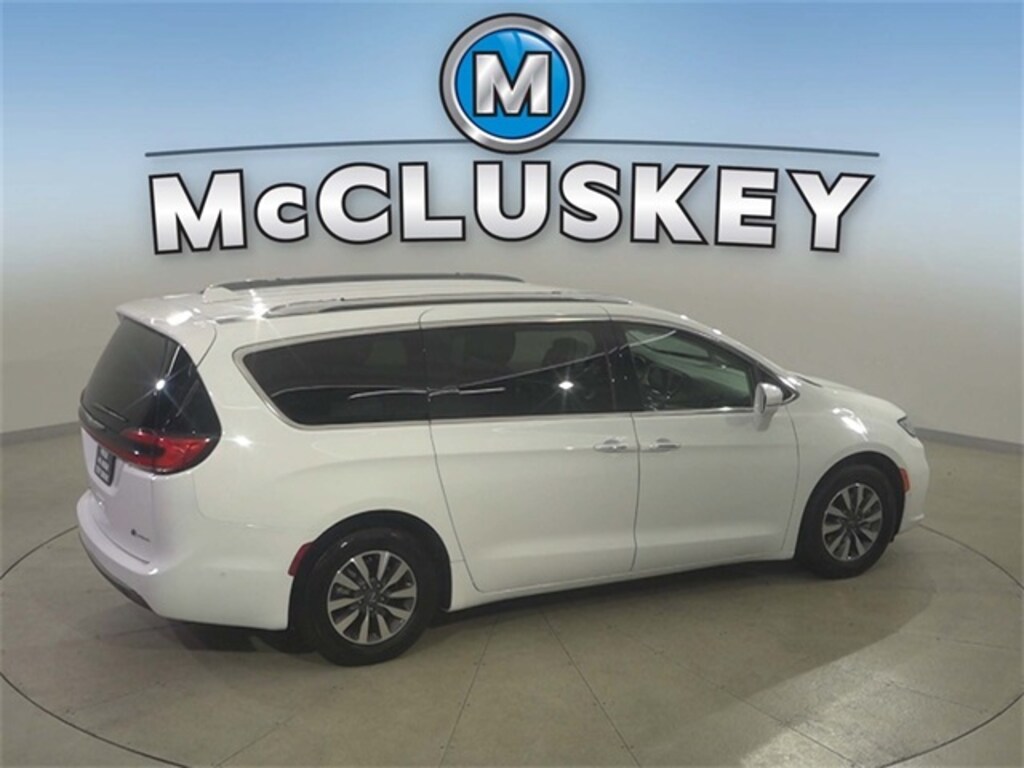 Used 2021 Chrysler Pacifica Hybrid Touring L Minivan/Van