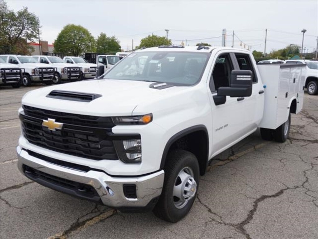 New 2024 Chevrolet Silverado 3500 HD Chassis Work Truck Truck Crew Cab