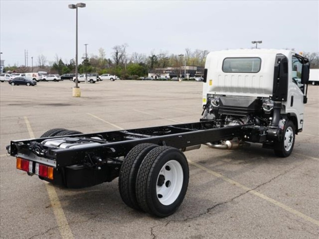 New 2025 Chevrolet 4500 HG LCF Gas 176" Wheelbase Truck Regular Cab
