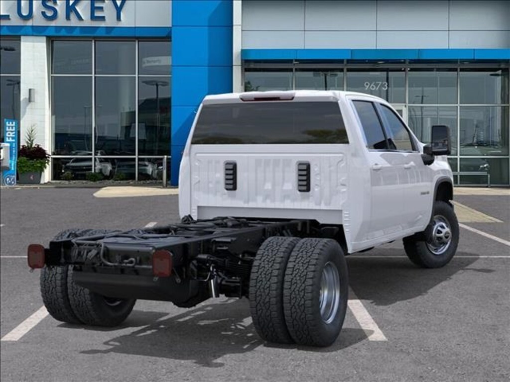 New 2025 Chevrolet Silverado 3500HD Chassis Work Truck Truck Crew Cab