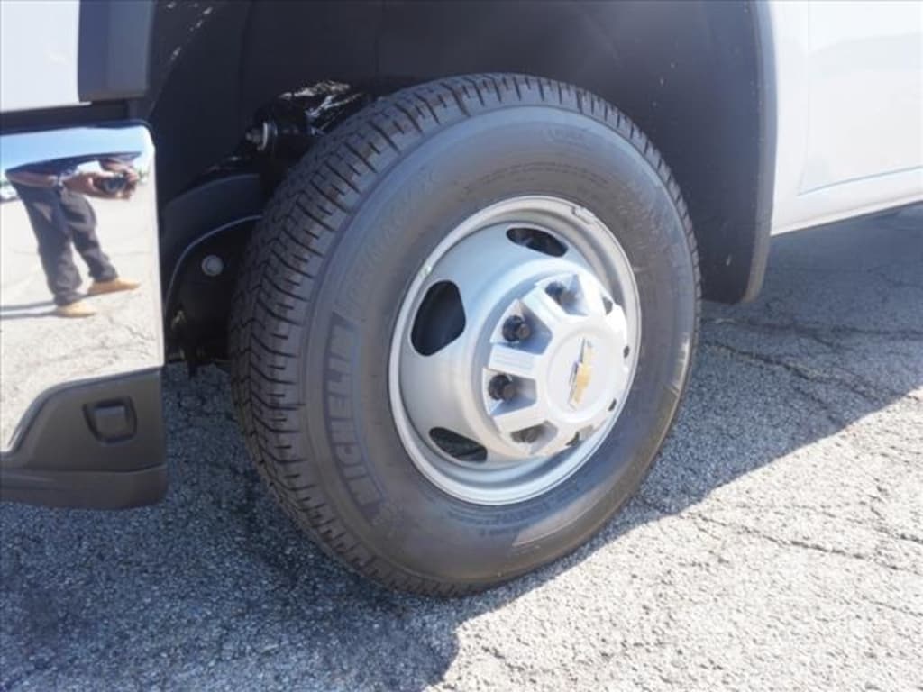 New 2024 Chevrolet Silverado 3500 HD Chassis Work Truck Truck Crew Cab