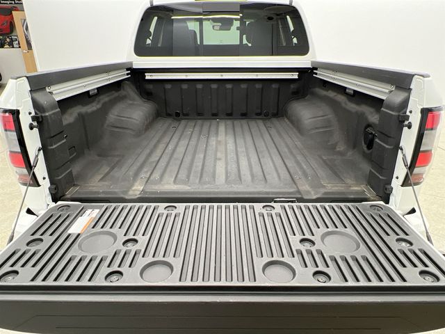 2024 Nissan Frontier SL - Photo 38