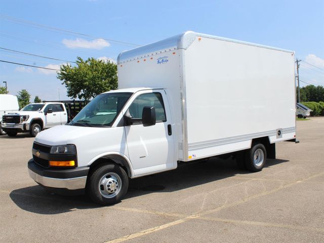 2026 Chevrolet Express Cutaway Base