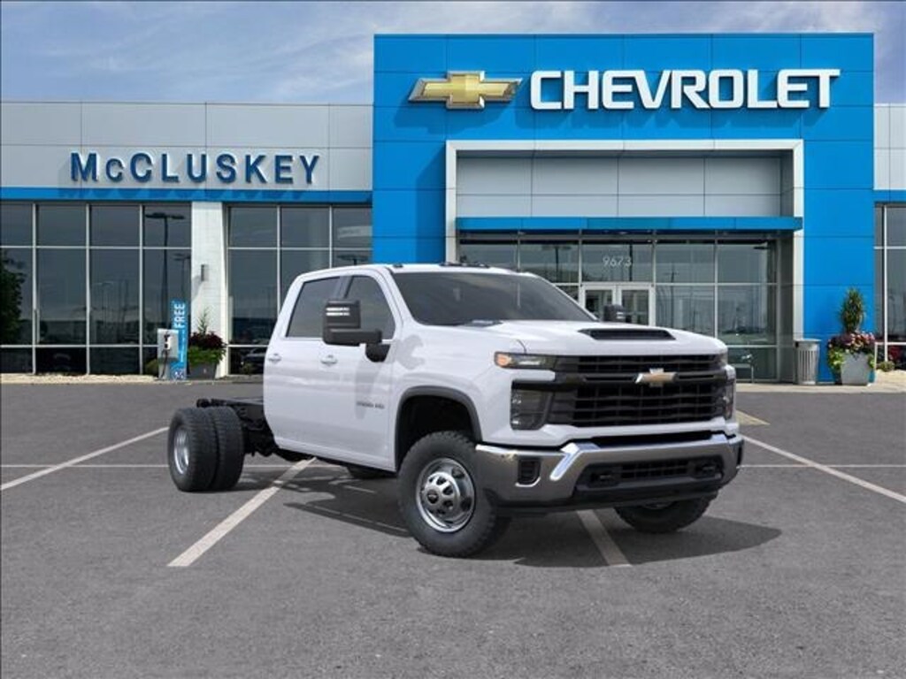 New 2025 Chevrolet Silverado 3500HD Chassis Work Truck Truck Crew Cab