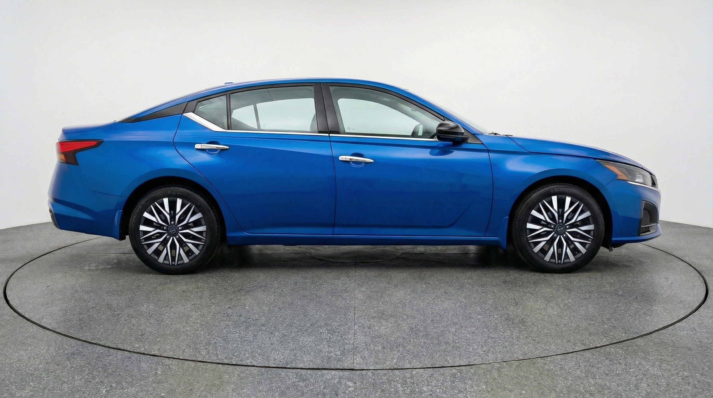 Thumbnail: 2025 Nissan Altima - 8