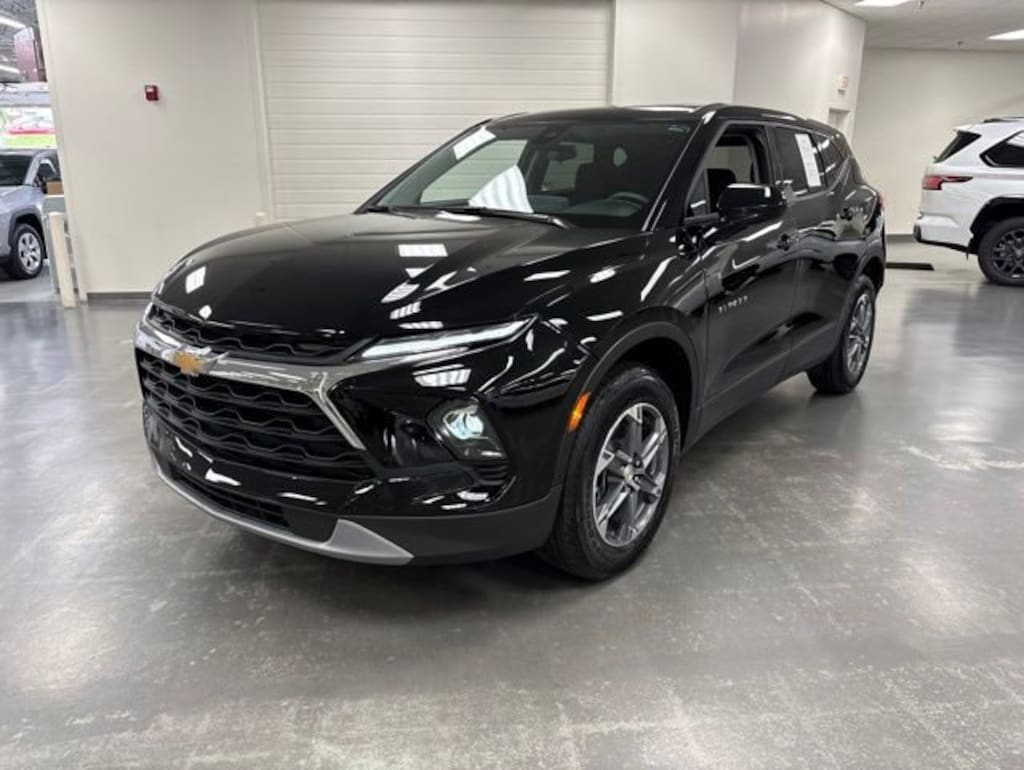 Used 2025 Chevrolet Blazer LT SUV