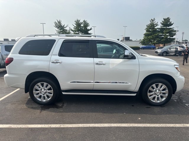 2020 Toyota Sequoia Platinum photo 3