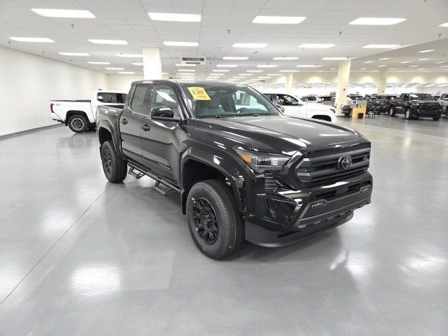 2025 Toyota Tacoma SR5's photo