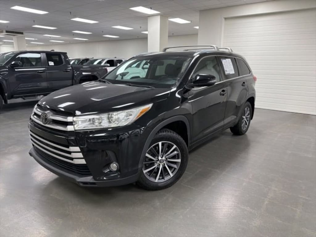 Used 2018 Toyota Highlander XLE SUV