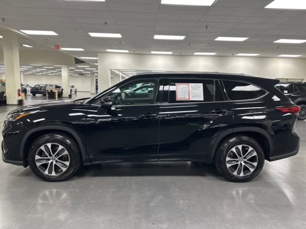 Used 2021 Toyota Highlander Hybrid Hybrid XLE SUV