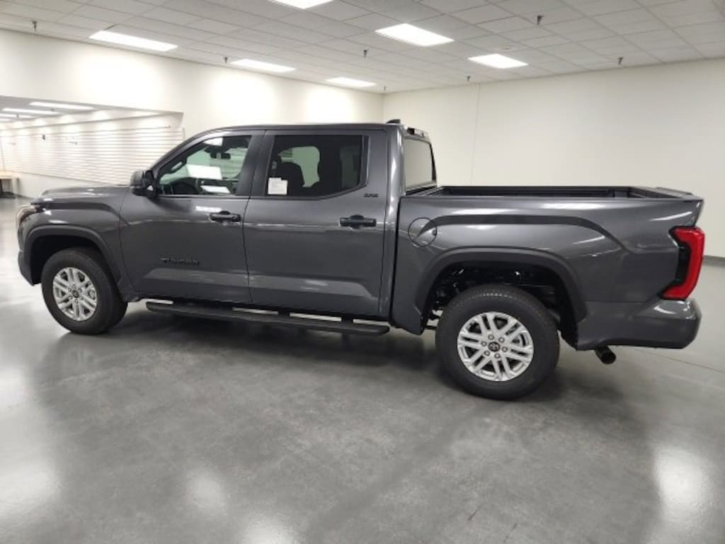 New 2026 Toyota Tundra SR5 SR5 CREWMAX 5.5
