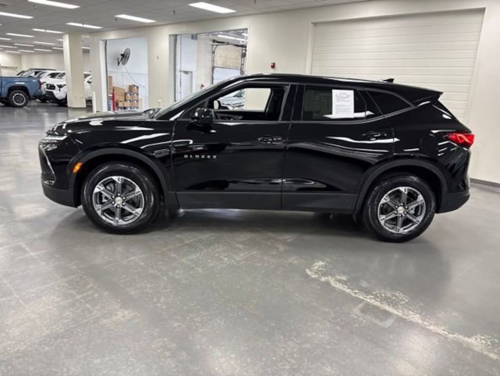 Used 2025 Chevrolet Blazer LT SUV