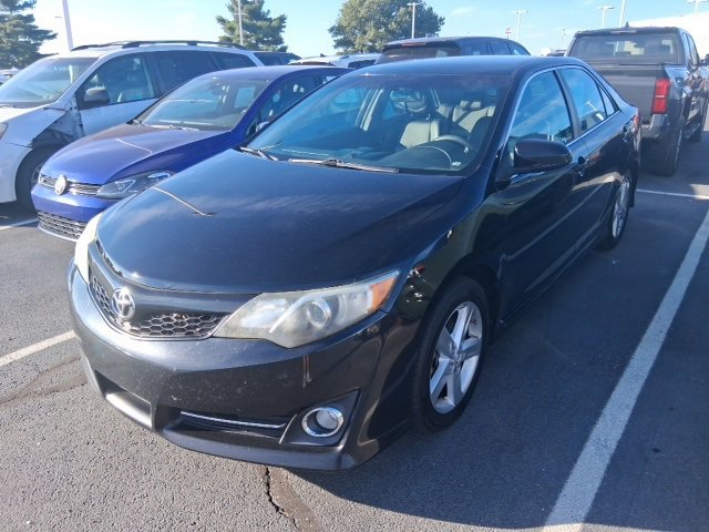 2014 Toyota Camry L photo 2