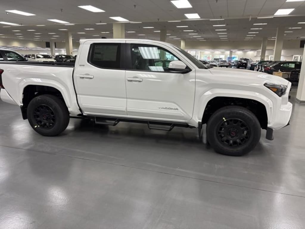 New 2025 Toyota Tacoma SR5 4X4 DOUBLE CAB