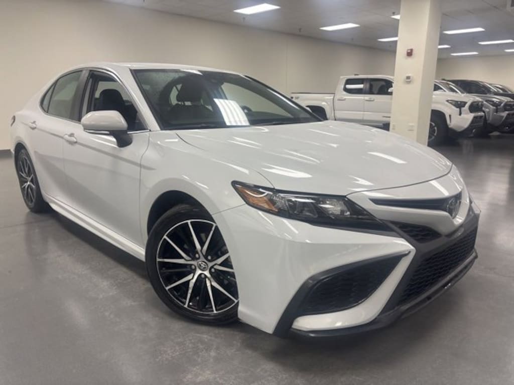 Used 2023 Toyota Camry SE Sedan