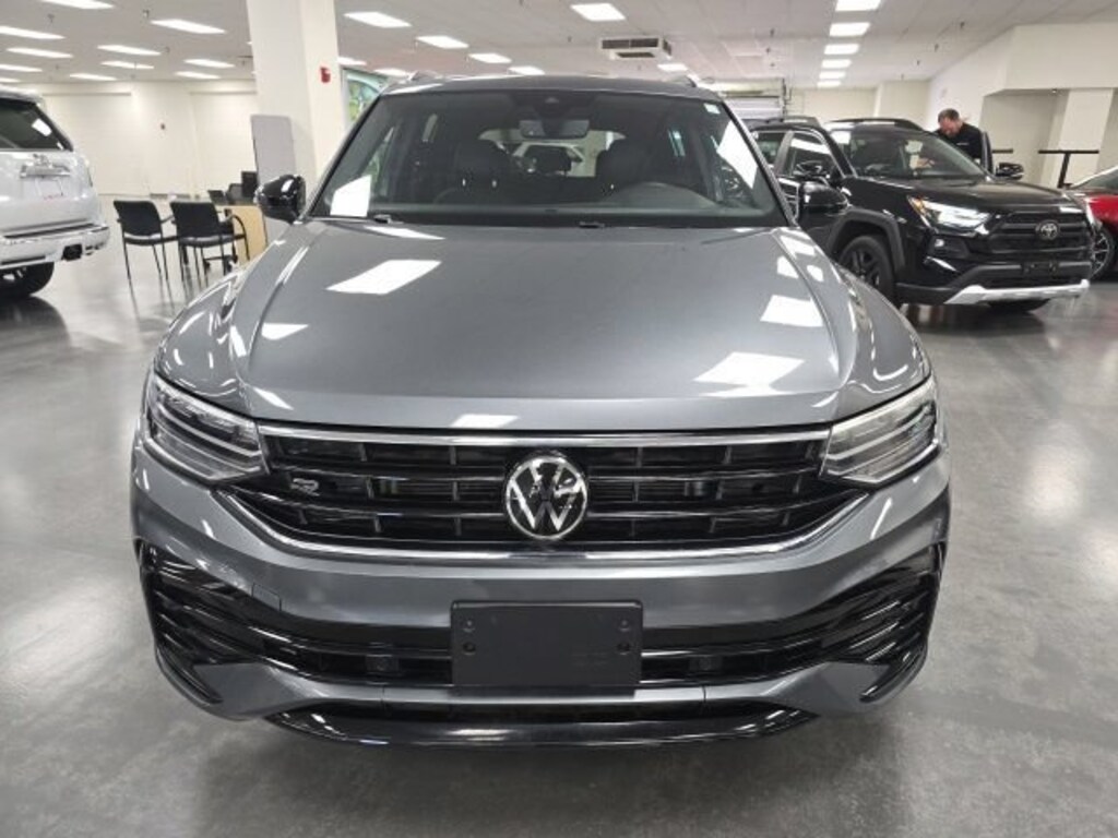 Used 2024 Volkswagen Tiguan 2.0T SE R-Line Black SUV