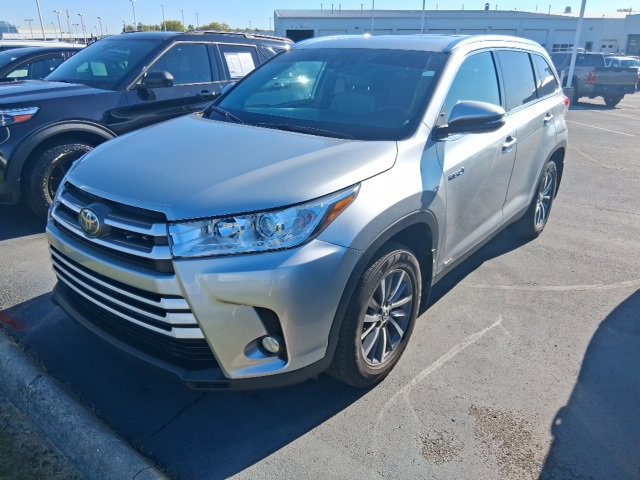 2019 Toyota Highlander Hybrid XLE photo 3