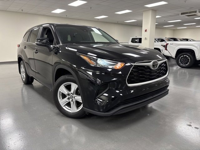 2023 Toyota Highlander L's photo
