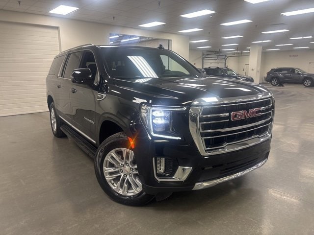 2024 GMC Yukon XL SLT's photo