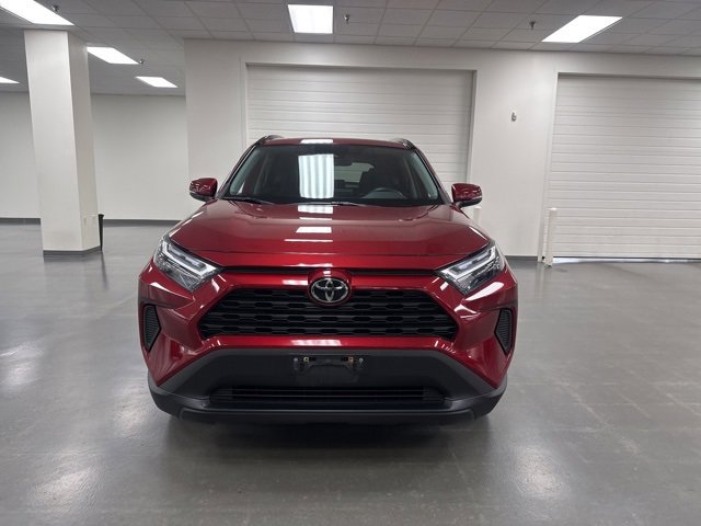 2022 Toyota RAV4 XLE photo 2