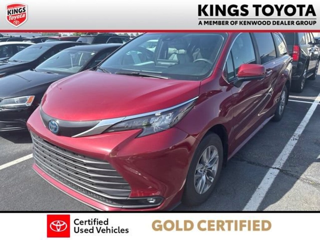 Used 2025 Toyota Sienna XLE Van Passenger Van