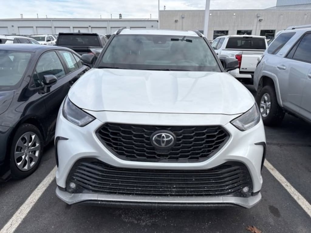 Used 2025 Toyota Highlander XSE SUV