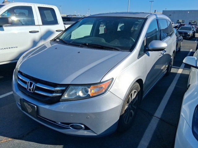 2015 Honda Odyssey Touring Elite photo 3