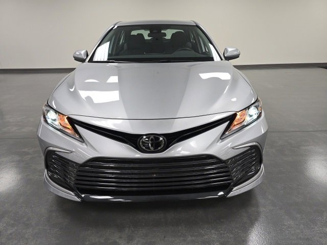 2023 Toyota Camry LE photo 2