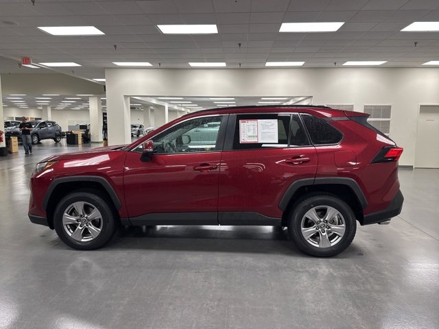 2023 Toyota RAV4 XLE photo 4