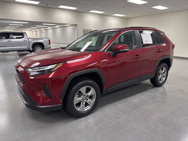 2023 Toyota RAV4 XLE photo 3