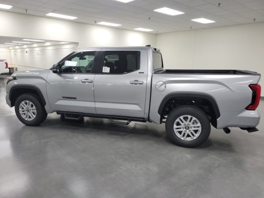 New 2026 Toyota Tundra SR5 SR5 CREWMAX 5.5