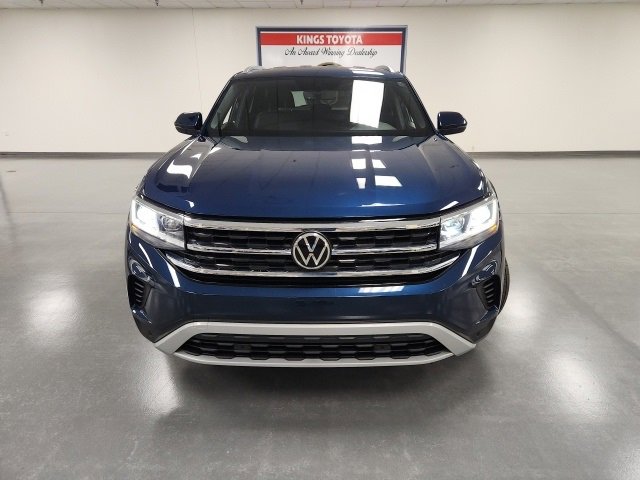 Used 2022 Volkswagen Atlas Cross Sport SE w/Tech with VIN 1V2HE2CA0NC210218 for sale in Cincinnati, OH