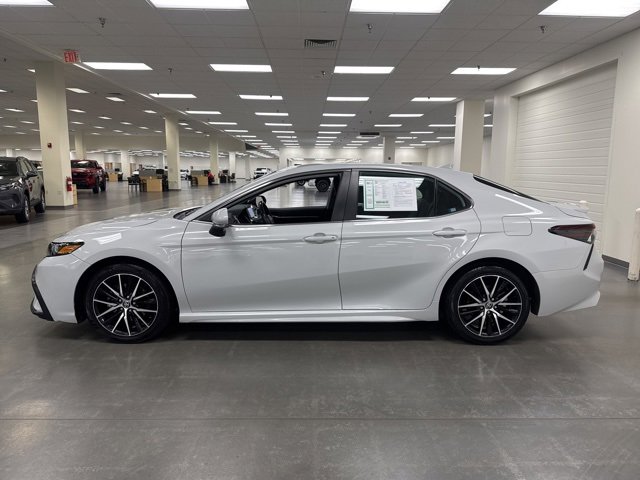 2023 Toyota Camry SE photo 4