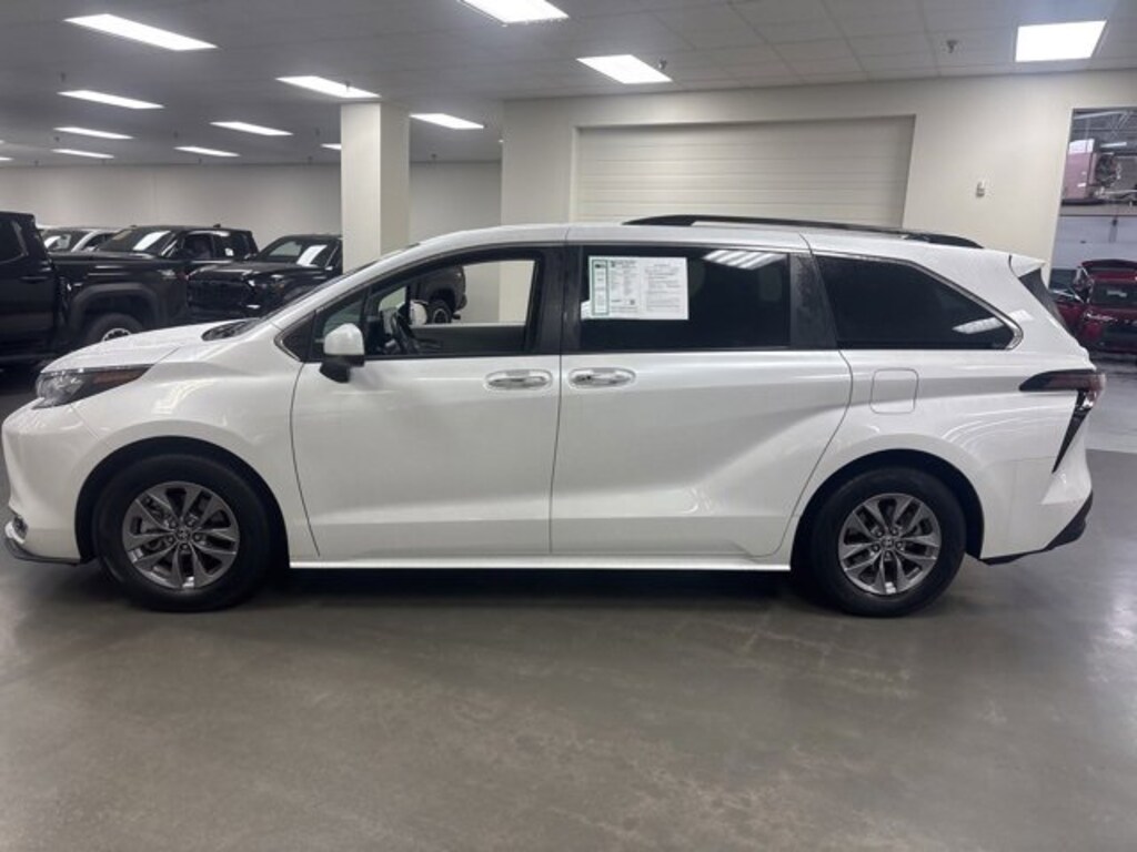 Certified 2024 Toyota Sienna XLE Van Passenger Van