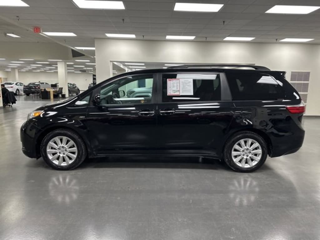 Certified 2016 Toyota Sienna XLE Van